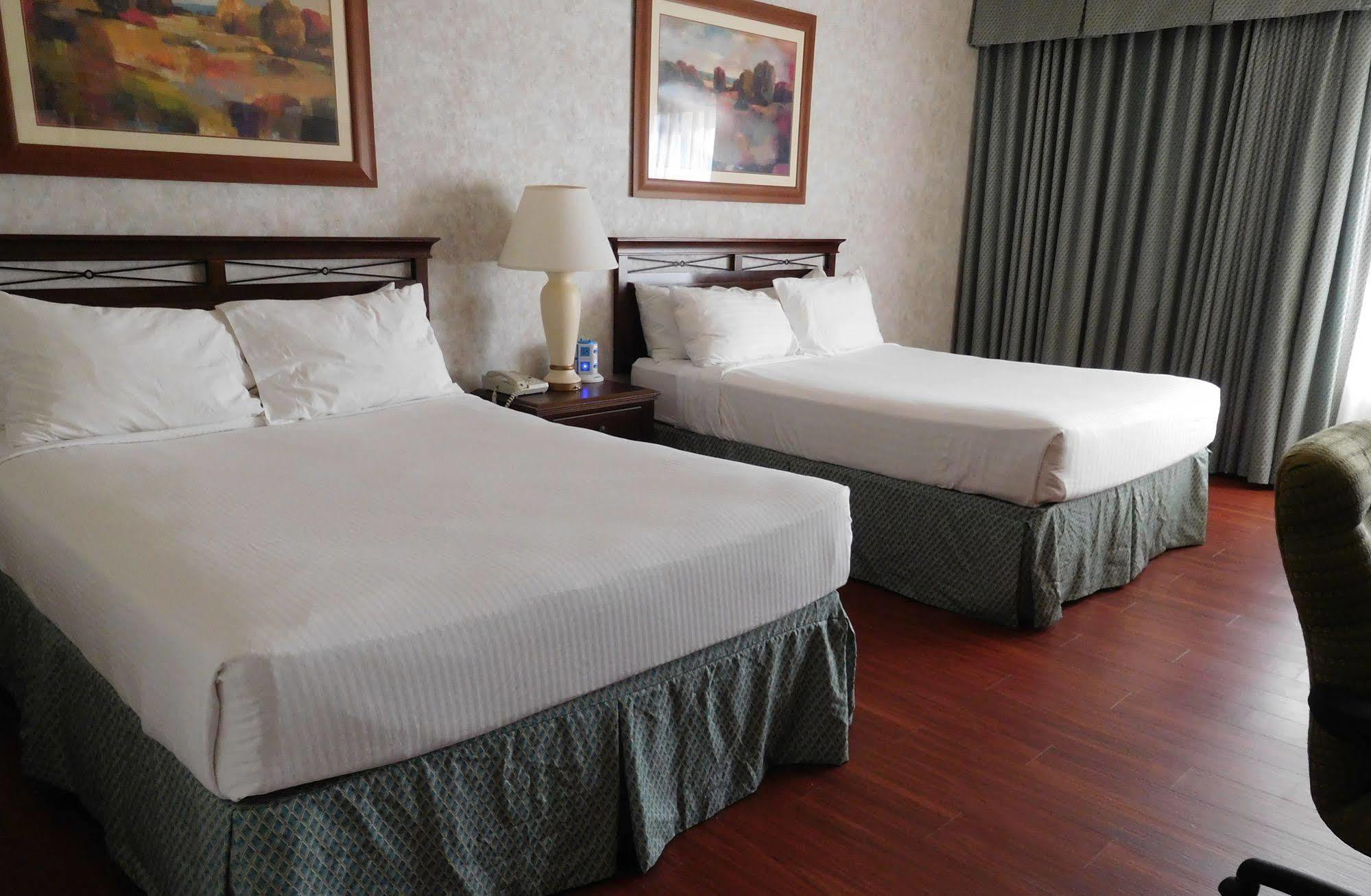 University Square Hotel Fresno Zewnętrze zdjęcie